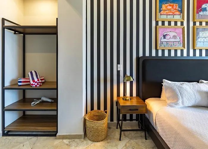 Puerta Vieja Boutique